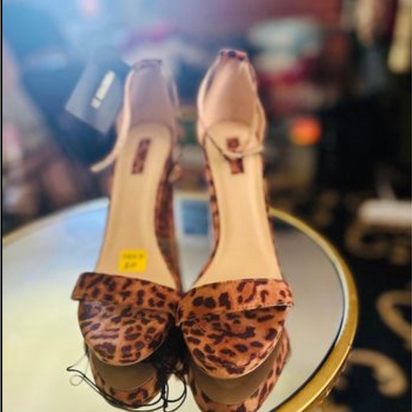 FOREVER 21 Brand New Leopard Cheetah High Heels Platforms Open Toe - Picture 3 of 4